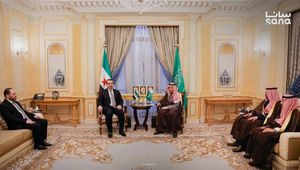 بن فرحان يبحث مع الشيباني سبل دعم سوريا