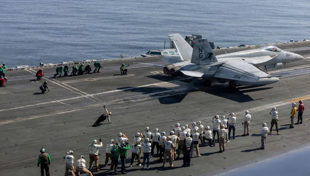 وول ستريت جورنال: البنتاغون يوجّه حاملة طائرات ثانية للاستعداد للانتشار في الشرق الأوسط