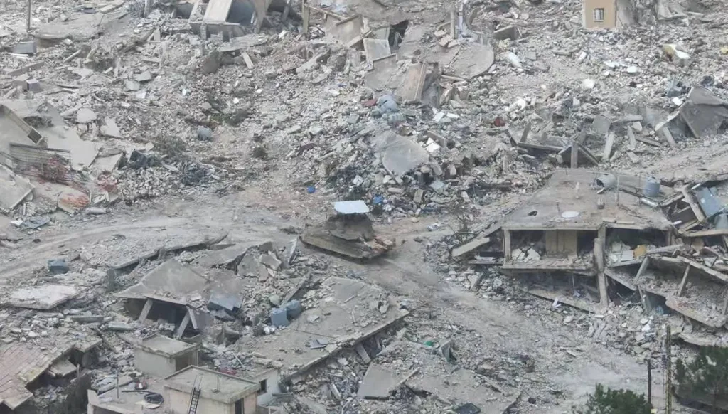 "المحراث الفضي"... كيف تعيد إسرائيل رسم الحدود عبر هدم قرى جنوب لبنان؟