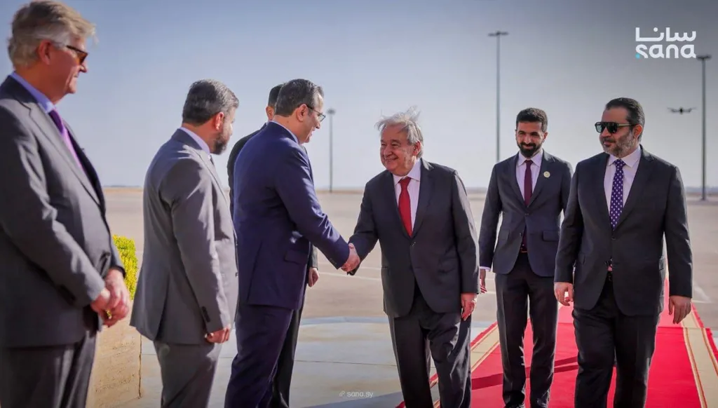  الأمين العام للأمم المتحدة أنطونيو غوتيريش ووزير الخارجية السوري أسعد الشيباني في دمشق. (سانا)