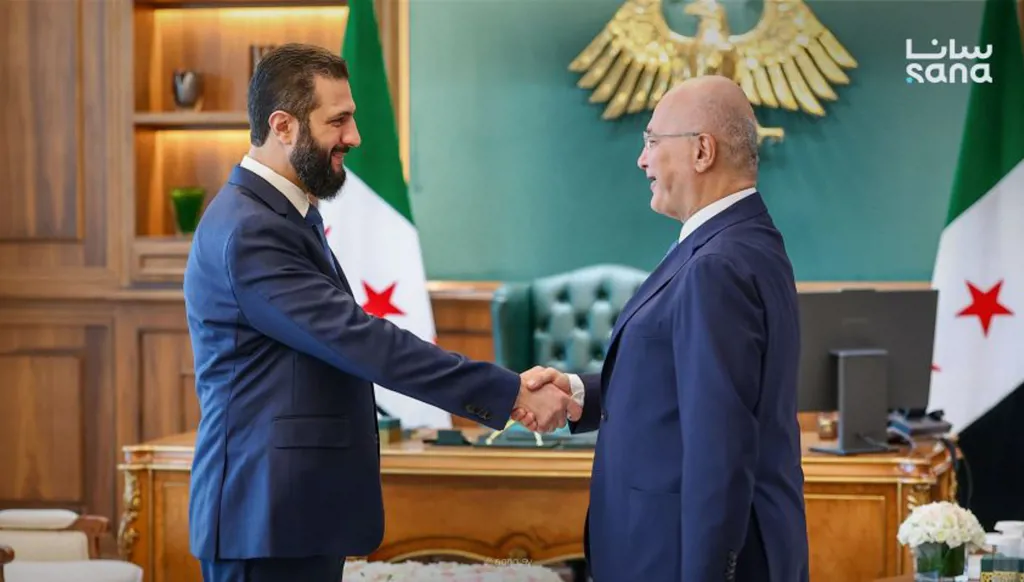 الشرع يستقبل مفوض الأمم المتحدة لشؤون اللاجئين في دمشق