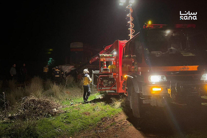 آلية للدفاع المدني في موقع الحادث (سانا)