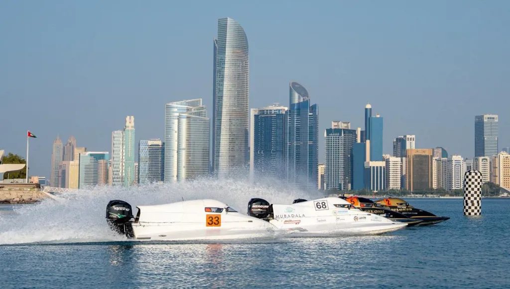 سالم اليافعي يتوج بطلاً للجولة الثانية من بطولة الإمارات للفورمولا 4 في أبوظبي