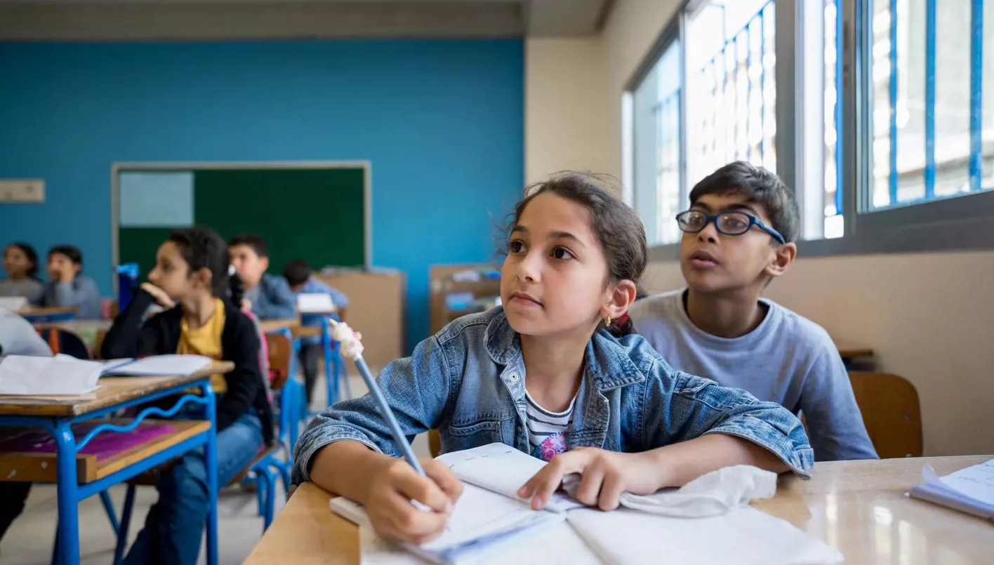 مدارس صغيرة و"مصالح كبيرة"... لماذا يعرقل نواب لبنان قرار الدمج؟