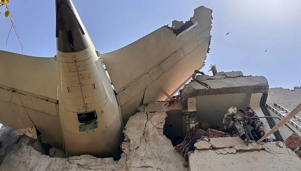 5 عند الخامسة: "أبو سلّة" ومعامل الكبتاغون... مأساة في الهند ووائل عرقجي: سأعود أقوى