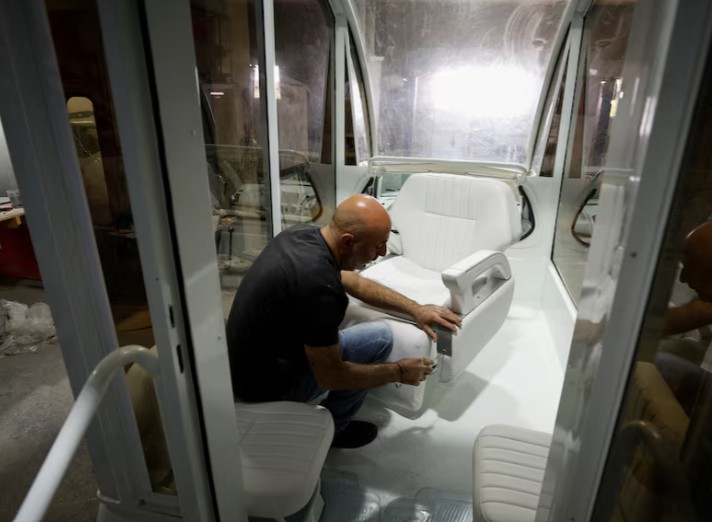 سيارة استخدمها البابا فرنسيس (رويترز).