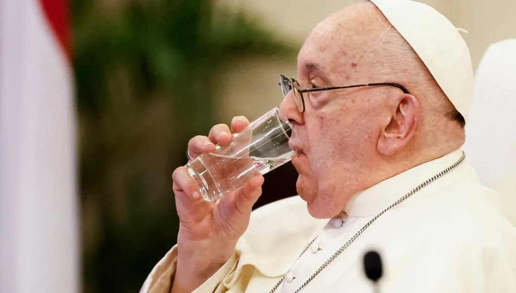 إلغاء ارتباطات البابا فرنسيس مطلع الأسبوع بسبب حالته الصحية
