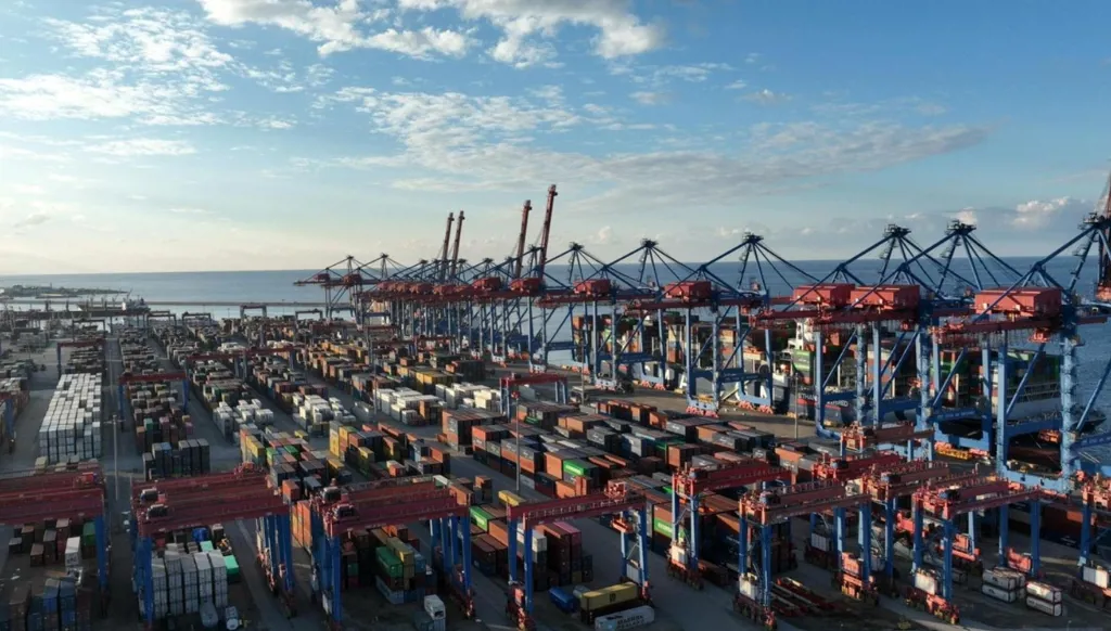 مرفأ بيروت. (أرشيف)