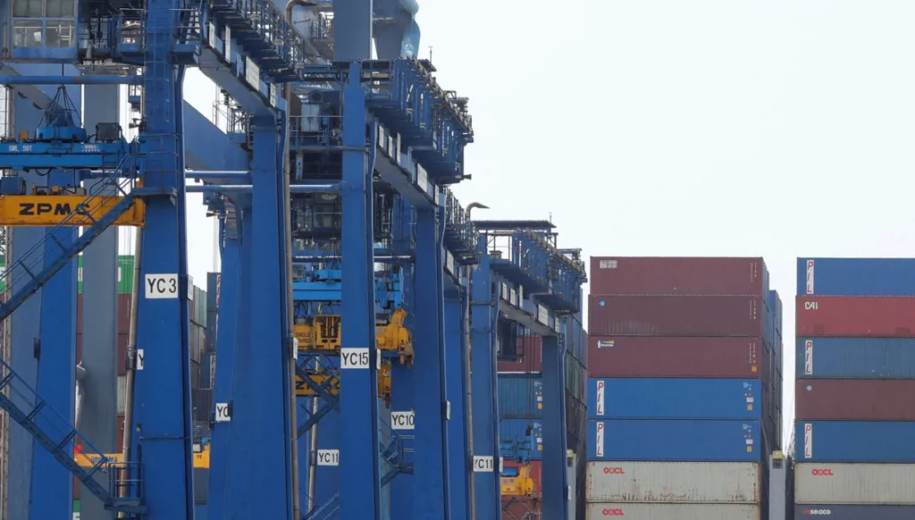 الميزان التجاري السعودي يتراجع للسنة الخامسة على التوالي رغم قفزة 65% في إعادة التصدير