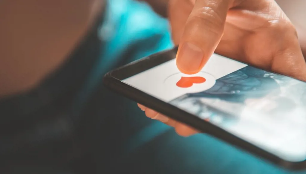 كيف تتحوّل تطبيقات المواعدة إلى مصيدة استخبارية في الجنوب؟