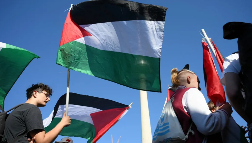 5 عند الخامسة: وحدة الحكم على المحك... لقاء ترامب ونتنياهو و3 نقاط خلافية!