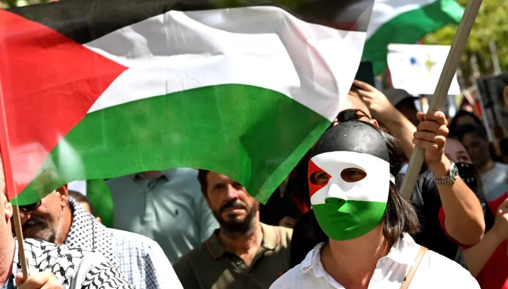 ماذا يعني الاعتراف الأممي بدولة فلسطين قانوناً؟