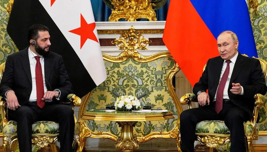 لقاء جديد في موسكو... بوتين: العلاقات تتطوّر والشرع: نأمل باستمرار الدعم (فيديو)