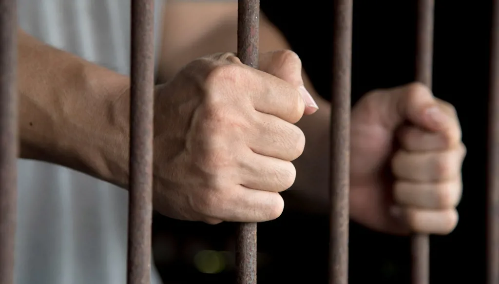 تركيا... سجين يقتل والدته وزوجته وابنته!