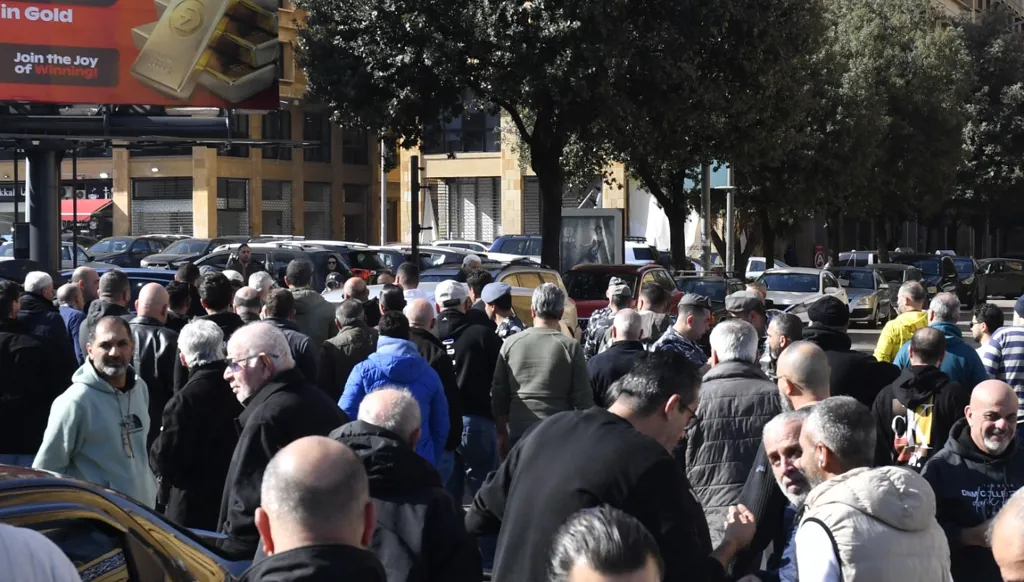 تجمع روابط القطاع العام إلى الشارع رفضاً لموازنة "تجاهلت الوعود"