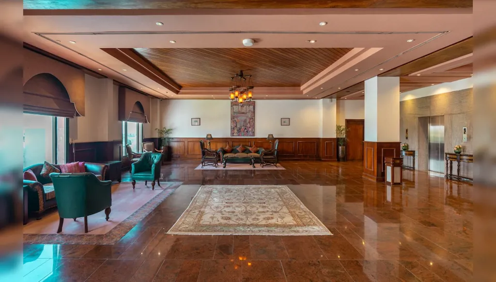 ماذا نعرف عن فندق "سيرينا" الفخم في إسلام آباد مقرّ محادثات إيران وواشنطن؟