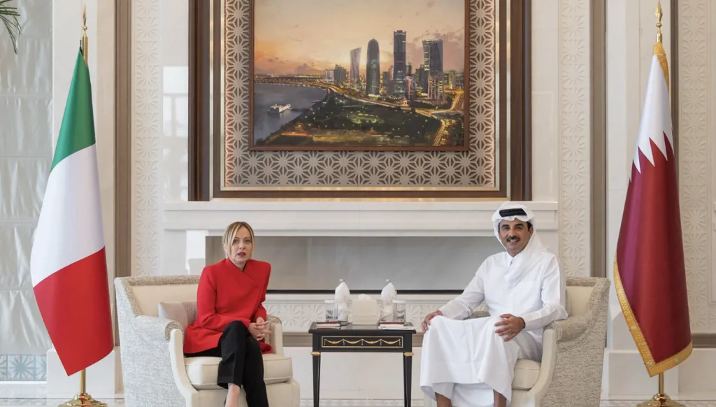 ميلوني تناقش أزمة الطاقة مع أمير قطر... وتشديد على خفض التصعيد