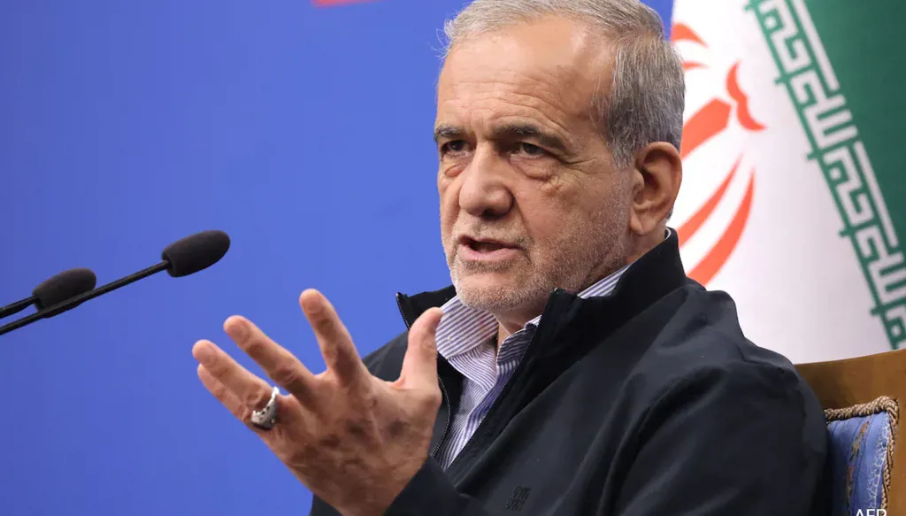 رغم الانتقادات... الإعلامي الأميركي تاكر كارلسون يجري مقابلة مع بزشكيان (فيديو)