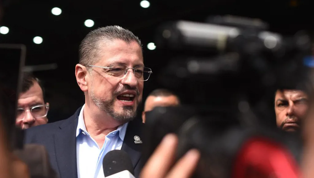 كوستاريكا تعلن كشف مؤامرة لاغتيال رئيسها