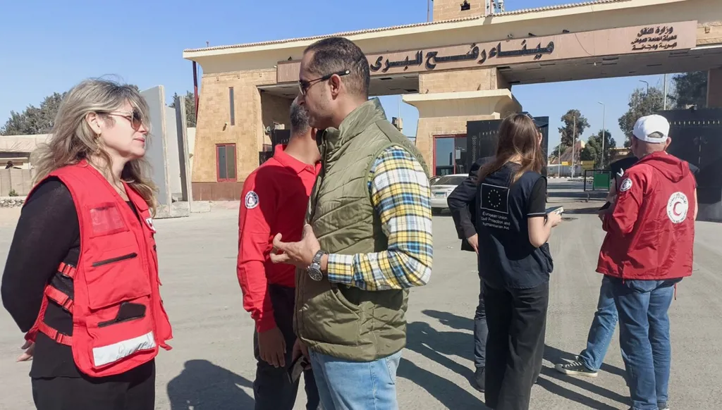 وفد أوروبي يتفقّد معبر رفح استعداداً لاستئناف العمل به