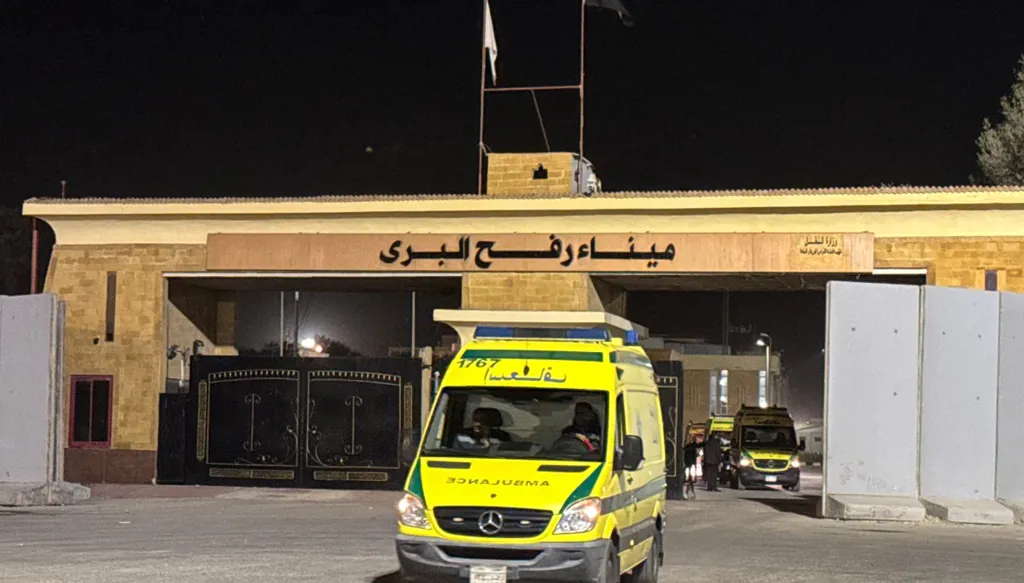 باليوم الأول لإعادة فتحه... 12 شخصاً دخلوا مصر عبر معبر رفح