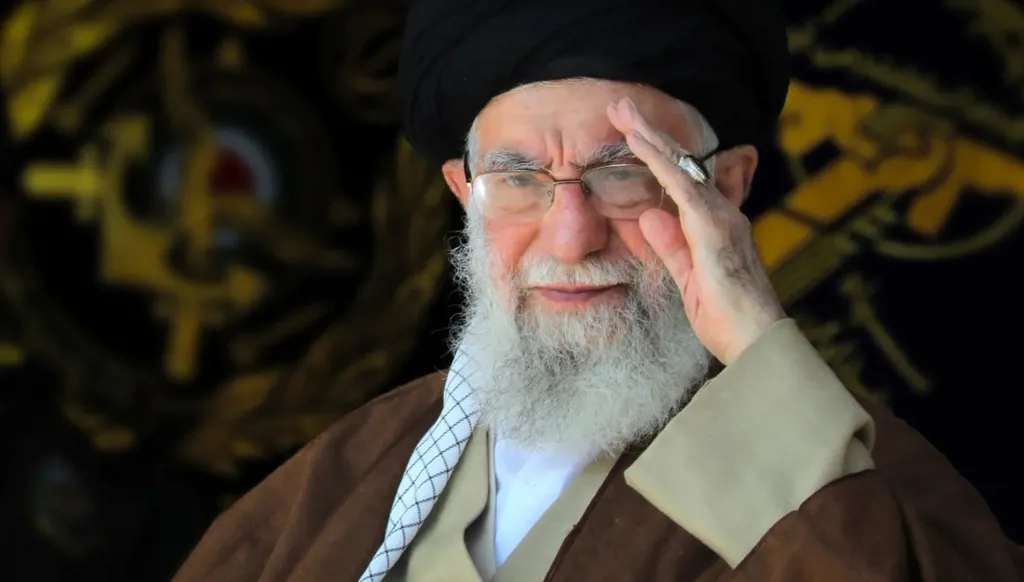 طهران تتلقّى اقتراحاً لجولة خامسة مع واشنطن... وخامنئي يشكّك بنتيجة المفاوضات