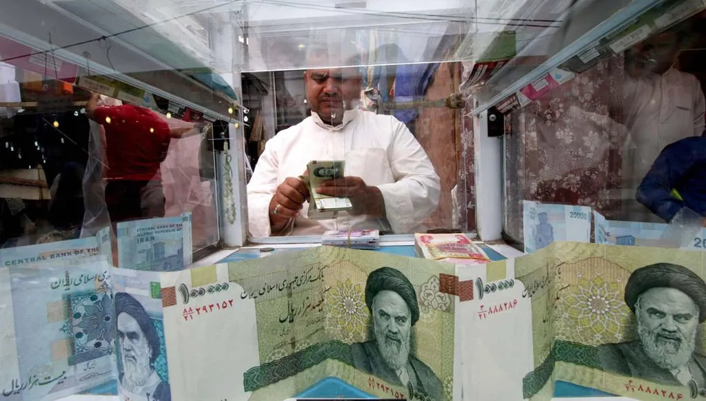 إيران... البرلمان يوافق على إزالة أصفار من العملة