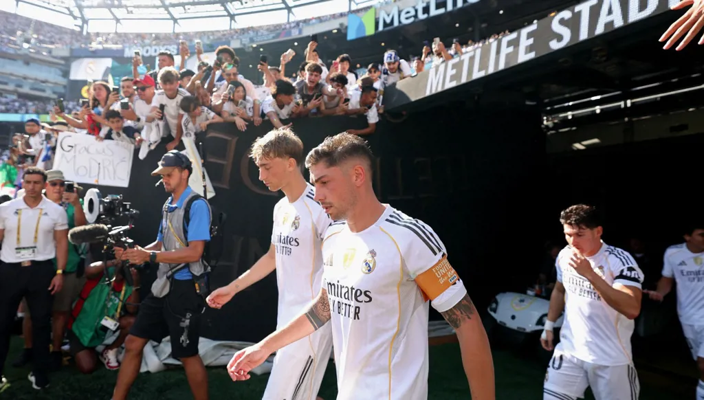 عاصفة رعدية تُربك ريال مدريد قبل موقعة باريس سان جيرمان