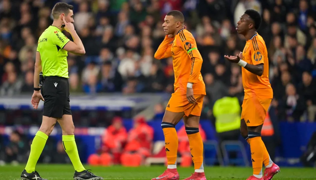 قناة ريال مدريد تفتح النار على التحكيم بعد خسارة إسبانيول (فيديو)