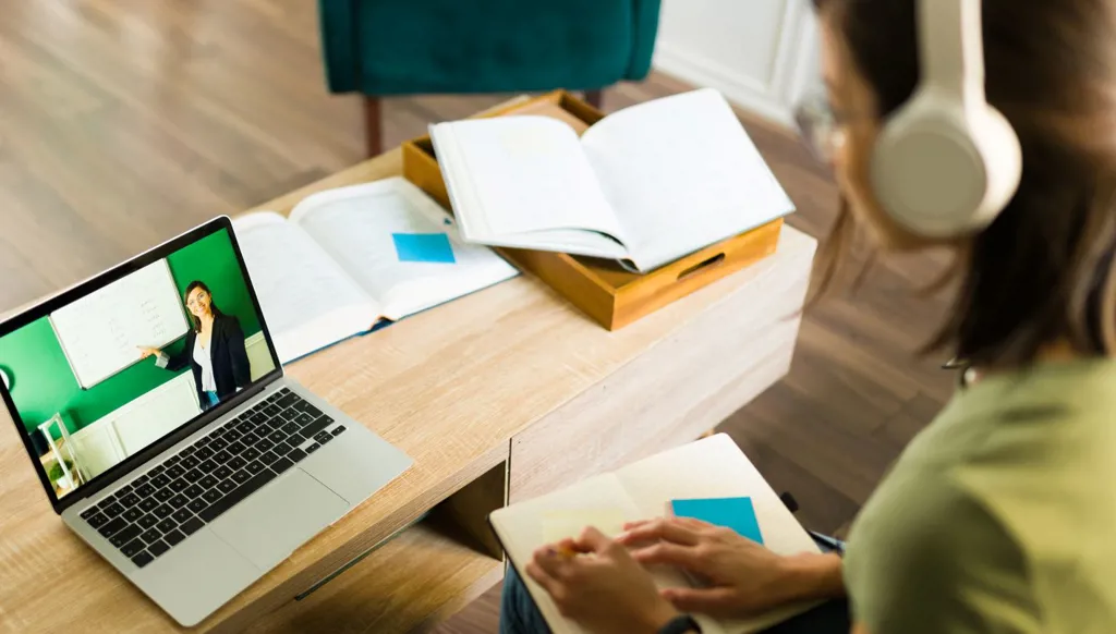 التعليم عن بعد في زمن الأزمات: ماذا تقول التجارب والدراسات؟