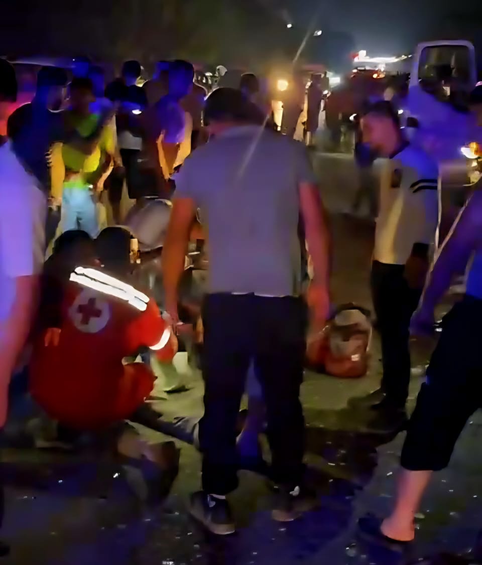 الصليب الأحمر في مكان الحادث (النهار)
