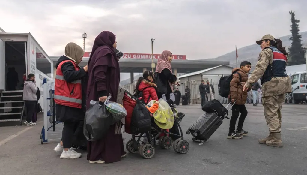 عودة 200 ألف سوري من تركيا إلى بلدهم منذ سقوط الأسد