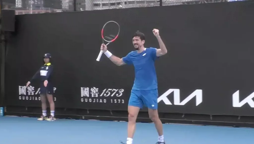 "يا فرحة ما تمت"... احتفال يكلّف أوفنر خسارة قاسية (فيديو)