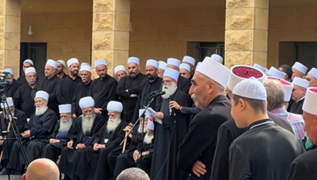 شيخ العقل خلال موقف العزاء (النهار)