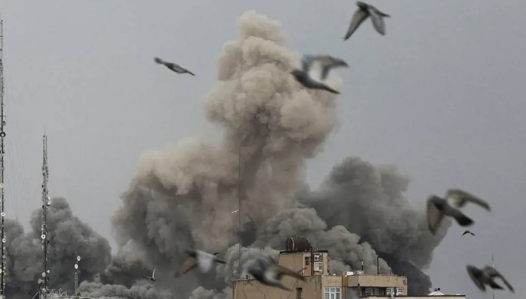 "وول ستريت جورنال": مساعٍ لعقد لقاء أميركي–إيراني خلال 48 ساعة… والفجوة لا تزال قائمة