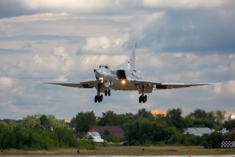 قاذفة استراتيجية روسية من طراز Tu-22M3 (أرشيفية-رويترز)