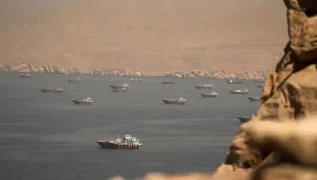 إيران: ادعاءات الأميركيين بأن مضيق هرمز مفتوحٌ لا تغير واقع أنه مغلق