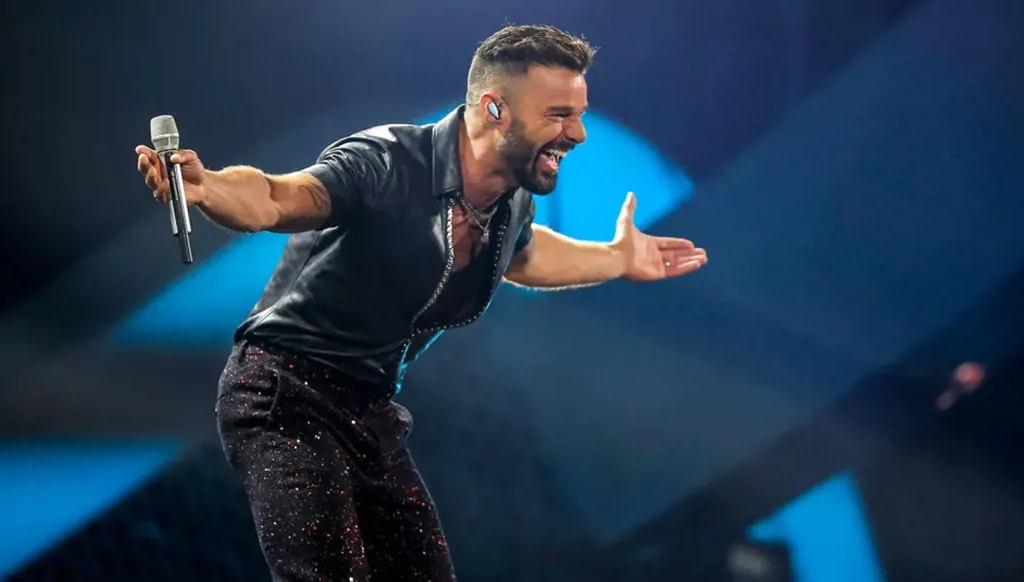 ريكي مارتن يحيي حفله الأوّل في أبو ظبي ضمن "ليالي السّعديات"