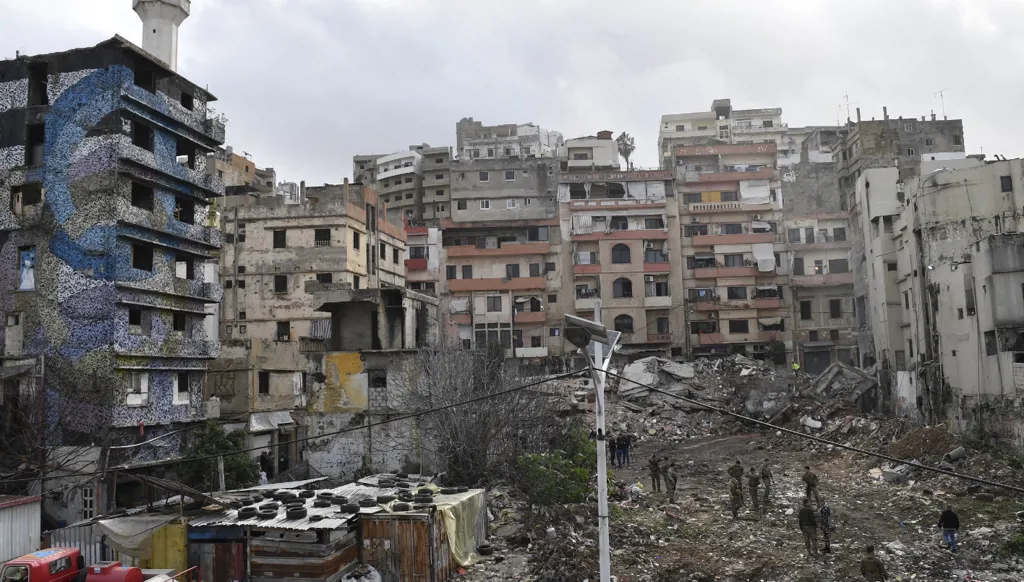 انتهاء عمليات البحث والإنقاذ في طرابلس... كارثة تودي بحياة 14 شخصاً وإنقاذ 8 ناجين