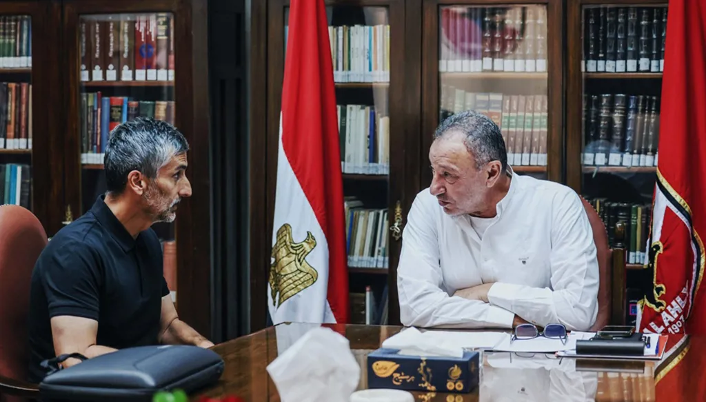 الأهلي المصري يتعاقد مع ريبيرو مدرباً للفريق