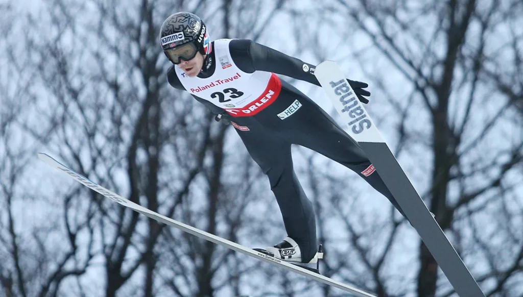 بطل أولمبي يودع الرياضة بعد "أزمة الملابس"