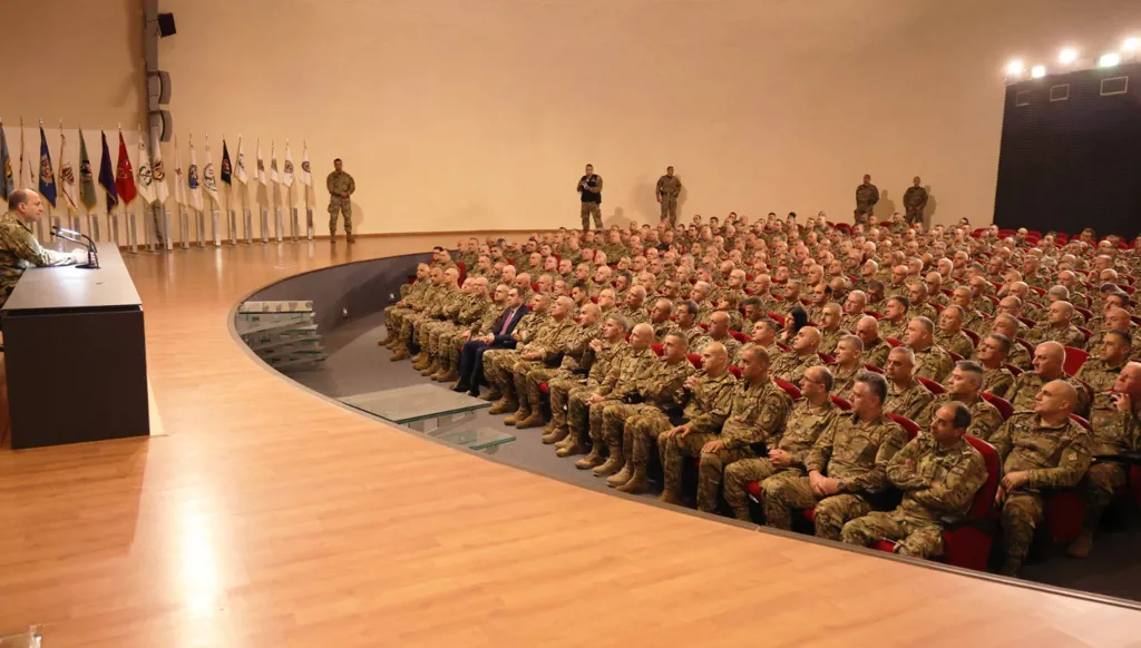 عن جنوب الليطاني واليونيفيل ... ماذا قال قائد الجيش اللبناني؟