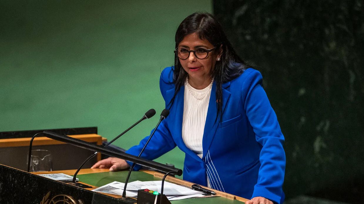 ديلسي رودلايغيز، (نيويورك تايمز).