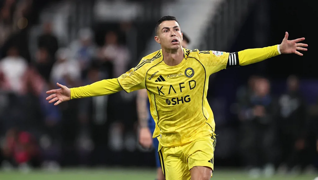 رونالدو يُشعل "ديربي الرياض" بهدف رائع في مرمى الهلال (فيديو)