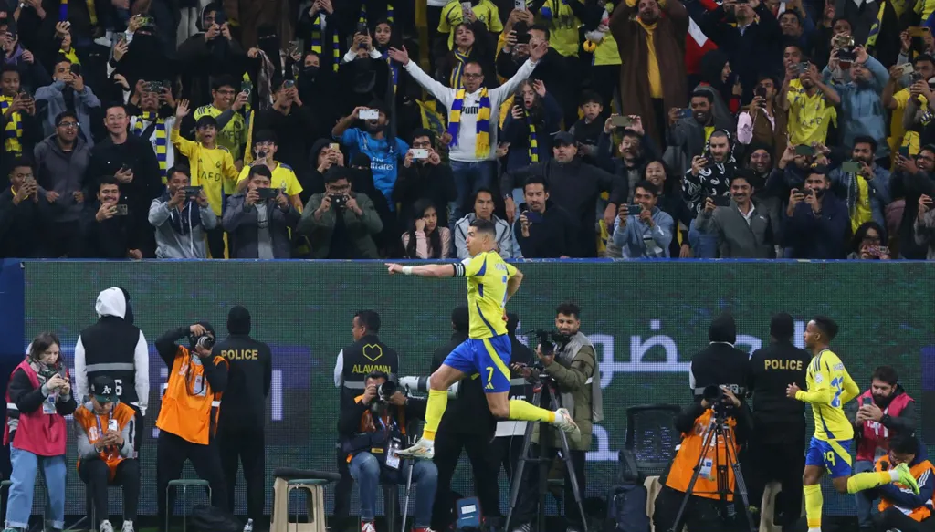 رونالدو وماني يعيدان النصر لسكة الانتصارات في الدوري السعودي