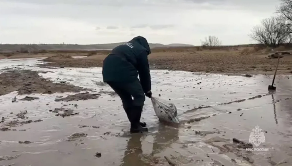 منطقة روسية تعلن حالة الطوارئ بسبب تسرب نفطي