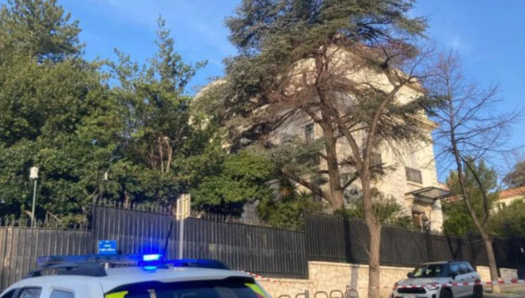 "طابع إرهابي"... انفجار داخل قنصلية روسيا في مرسيليا