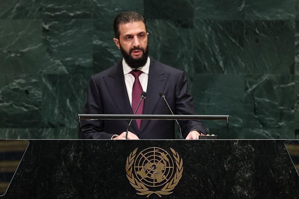 الرئيس السوري أحمد الشرع يلقي كلمته أمام الجمعية العامة للأمم المتحدة في نيويورك، 23 أيلول/سبتمبر 2026. (أ ف ب)