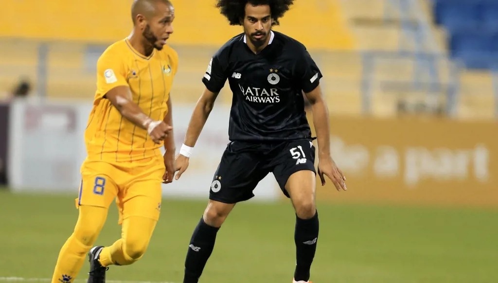 الدحيل يترقب قمة الدوري القطري بين السد والغرافة