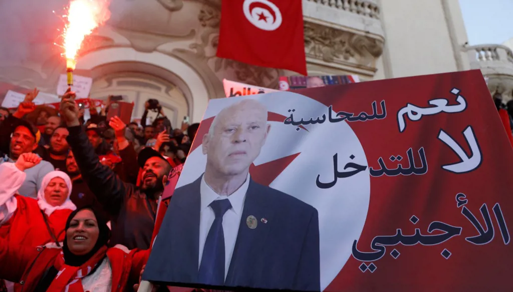 5 عند الخامسة: تصعيد إيراني والانقسام في تونس... عون: التفاوض لا يعني استسلاماً